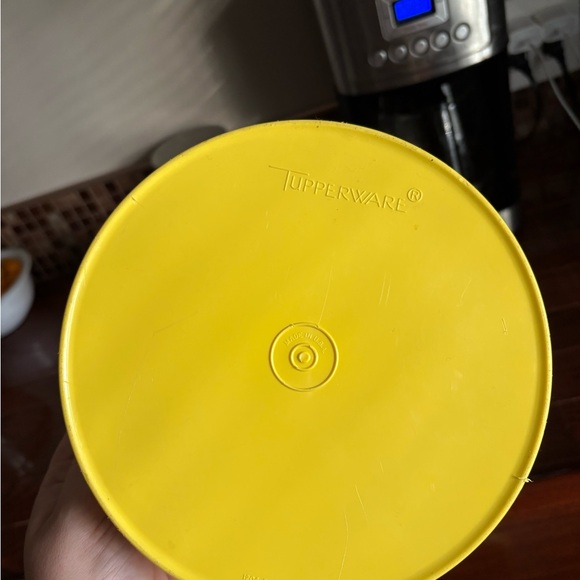 Vintage Tupperware Harvest Gold Yellow Sunburst Servalier 1204 Canister w Lid 3 - Picture 6 of 7